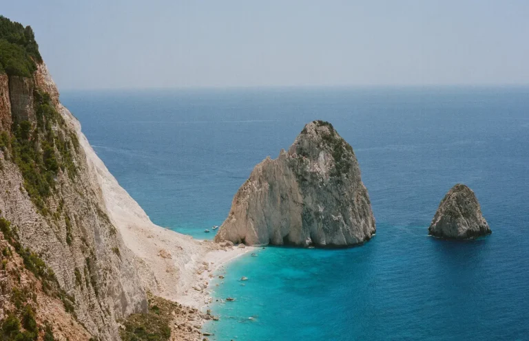 The Zero-Stay Advantage Why the Greece Golden Visa Suits Global Frequent Flyers